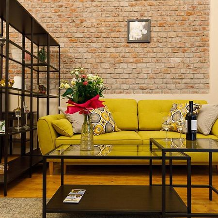 Stylish Flat In The Heart Of Historical Center Apartamento Timişoara Exterior foto