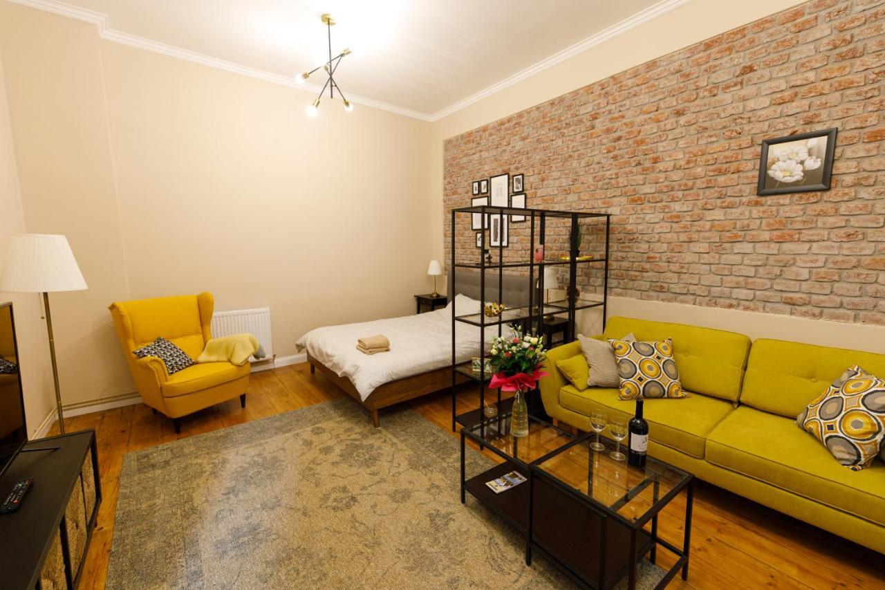 Stylish Flat In The Heart Of Historical Center Apartamento Timişoara Exterior foto