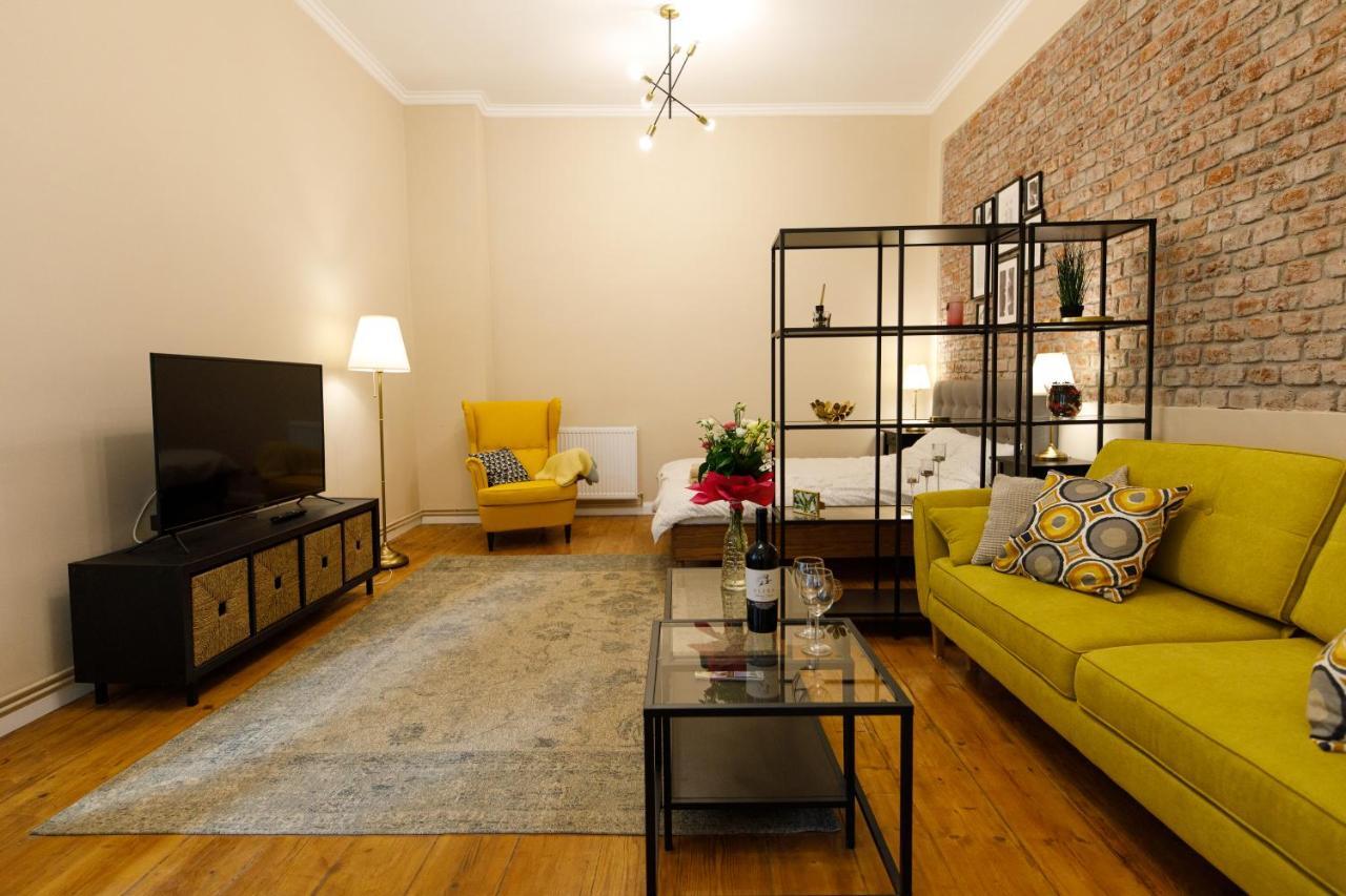 Stylish Flat In The Heart Of Historical Center Apartamento Timişoara Exterior foto