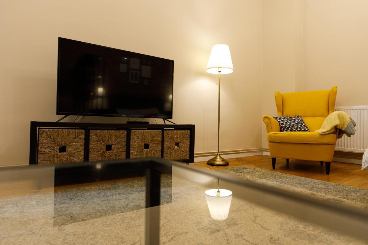 Stylish Flat In The Heart Of Historical Center Apartamento Timişoara Exterior foto